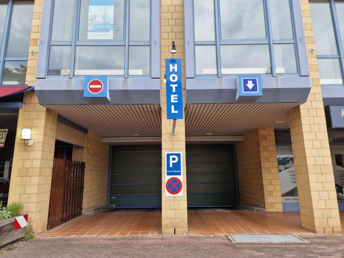 Mainstreet Hotel Дитценбах Екстериор снимка