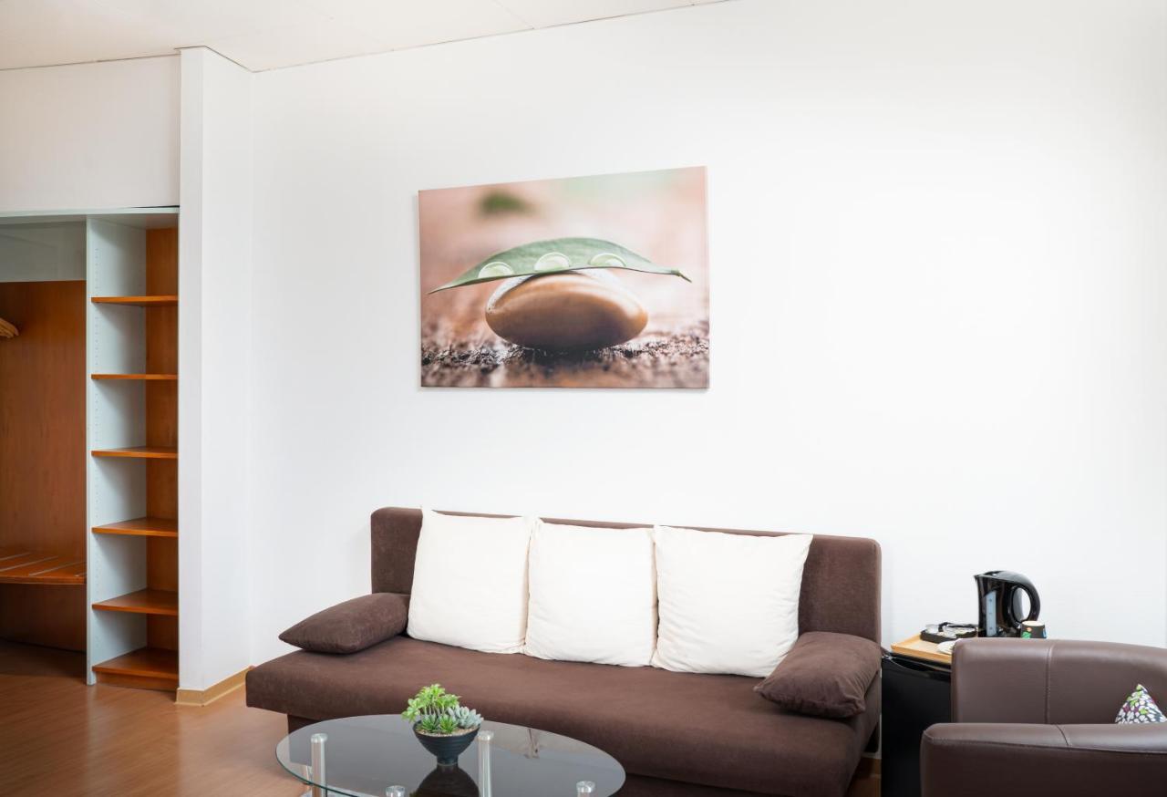 Mainstreet Hotel Дитценбах Екстериор снимка