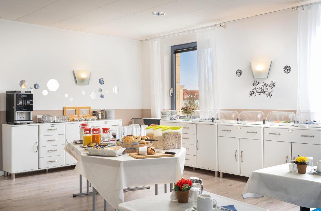 Mainstreet Hotel Дитценбах Екстериор снимка