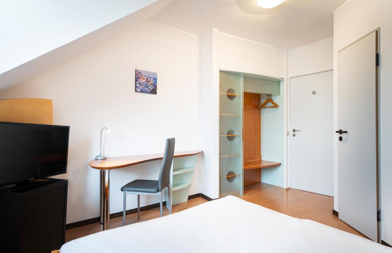 Mainstreet Hotel Дитценбах Екстериор снимка