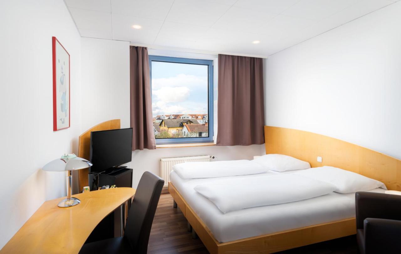 Mainstreet Hotel Дитценбах Екстериор снимка